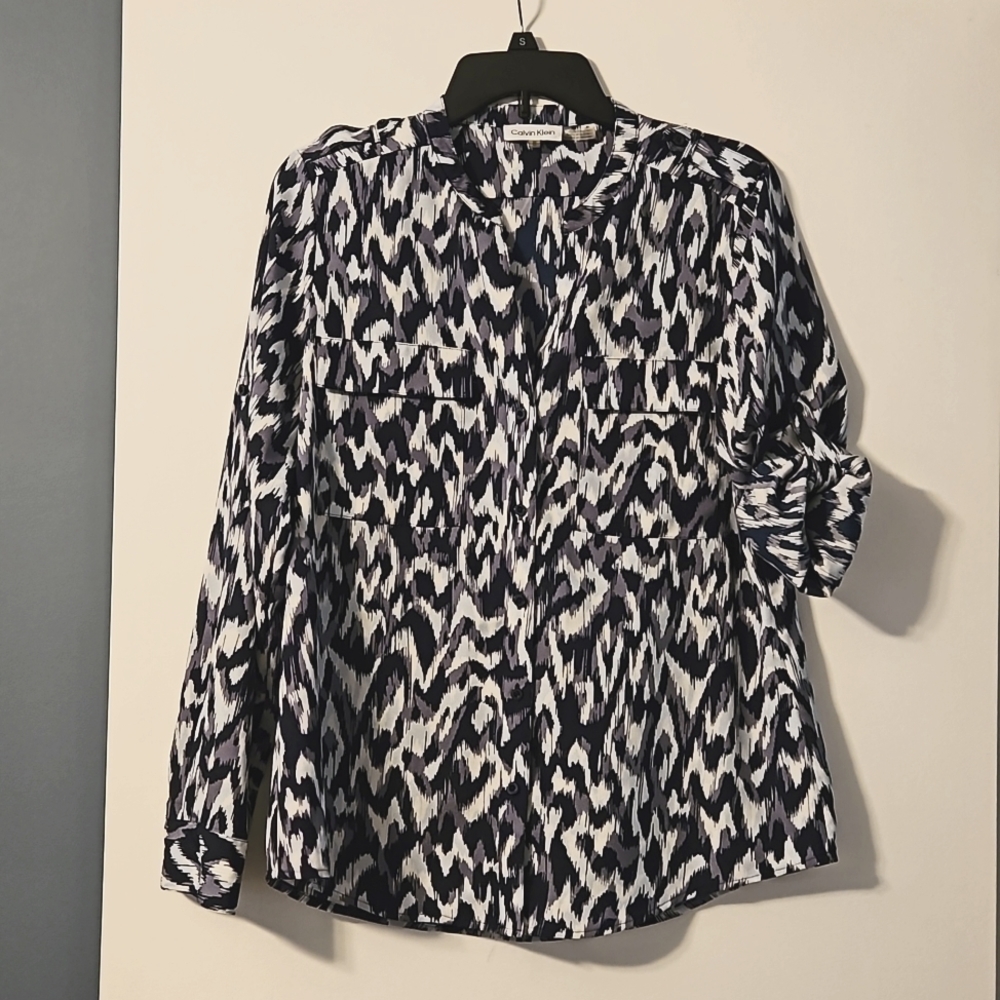 Calvin Klein button down long sleeve blouse size M